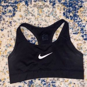 Black nike sports bra